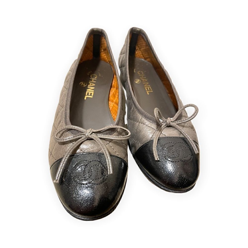 CHANEL Crumpled Calfskin/Patent Quilted CC Cap Toe Ballerina Flats |Size:38|